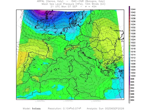 thumb_bolam_all_2026090600_45_mslp%shd+cnt_wind10%barb2.webp