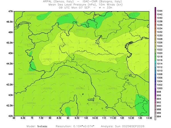 thumb_bolam_zoom_2026090600_33_mslp%shd+cnt_wind10%barb.webp
