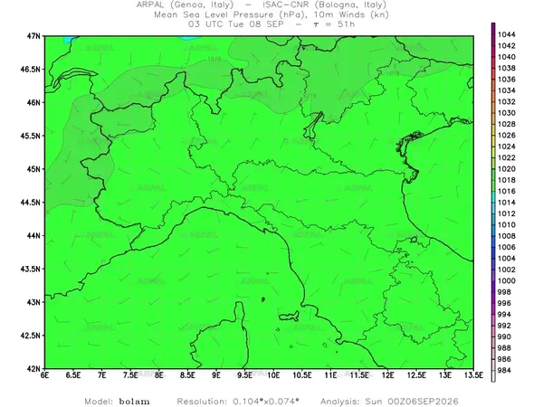 thumb_bolam_zoom_2026090600_51_mslp%shd+cnt_wind10%barb.webp